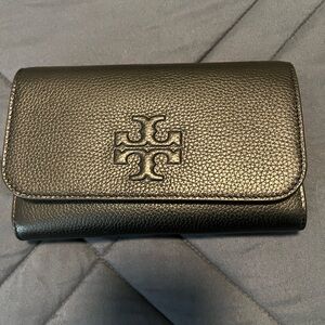 Tony Burch Thea Small Pebble Leather Flat Wallet Crossbody Women's Handbag